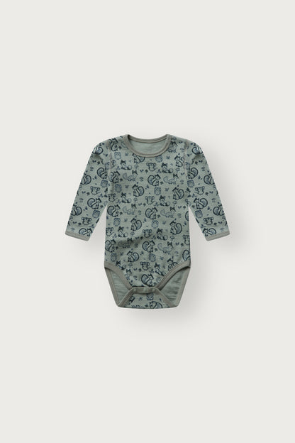 Bo Merino Langarmbody mit Waldtierprint in Slate Green, Vorderansicht