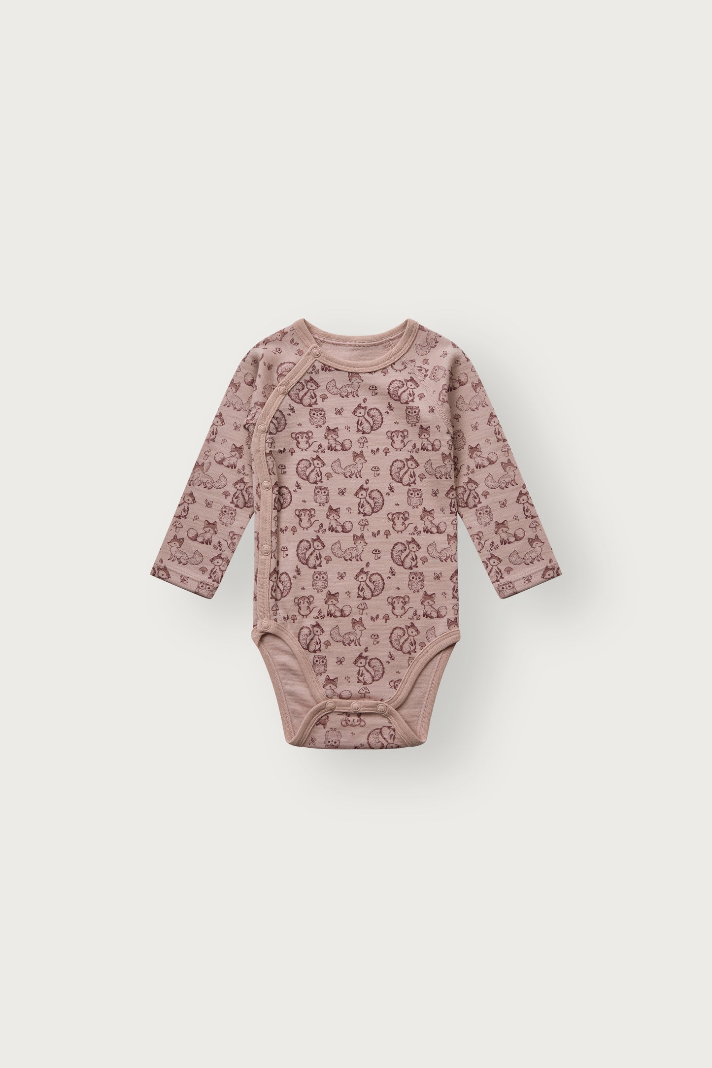 Bo Merino Wickelbody mit Waldtierprint in Dusty Rose, Vorderansicht