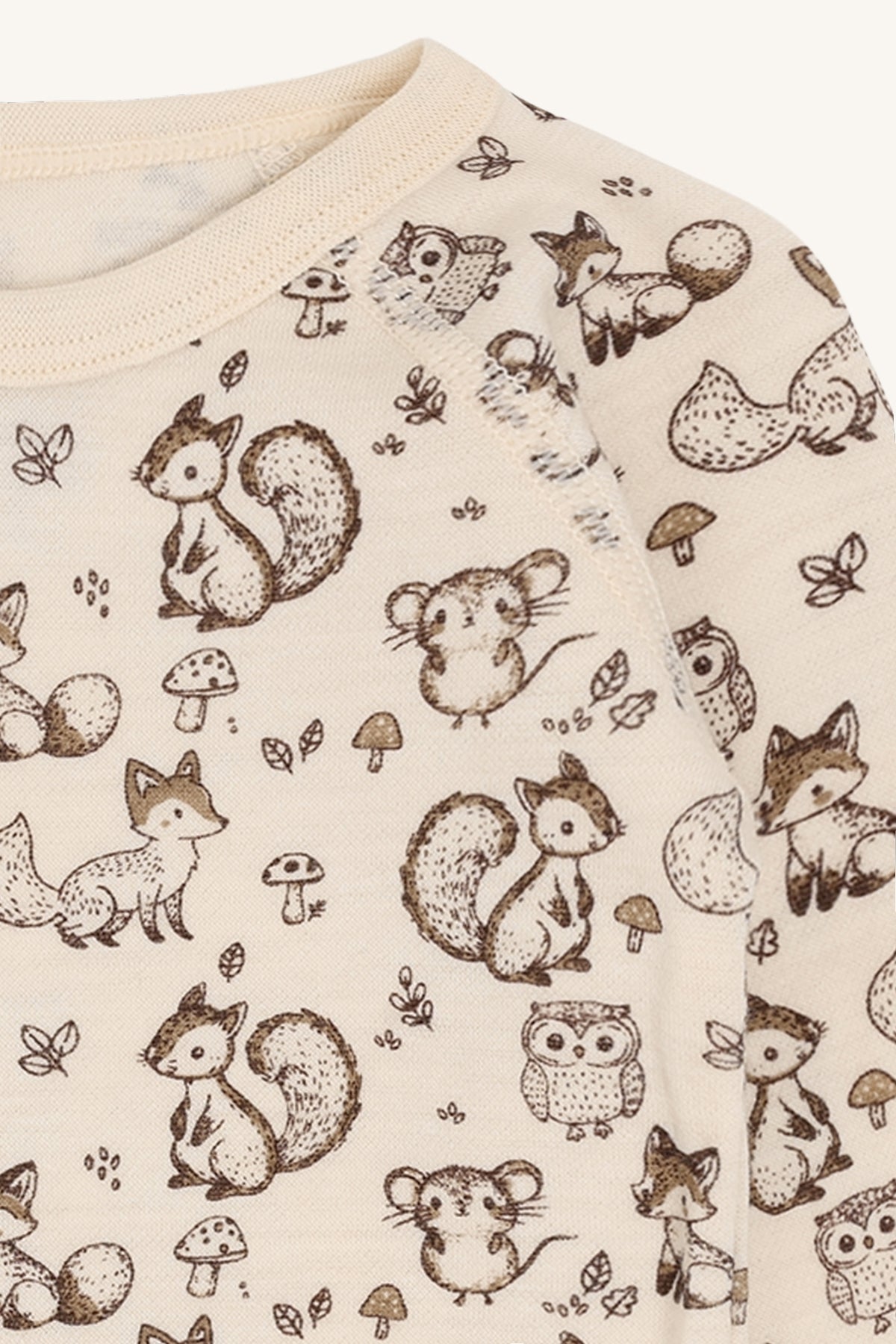 Bärechind Hust & Claire Bo Wickelbody, Detailansicht Waldtierprint