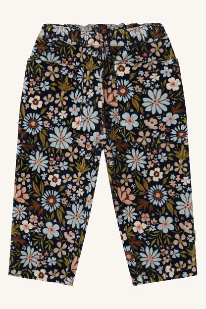 Hust&Claire Tammy Cordhose mit Blumenprint, Vorderseite, aus Bio-Baumwolle, erhältlich im Bärechind Winterthur, Zürich Schweiz.