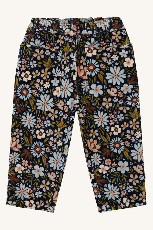 Hust&Claire Tammy Cordhose mit Blumenprint, Vorderseite, aus Bio-Baumwolle, erhältlich im Bärechind Winterthur, Zürich Schweiz.