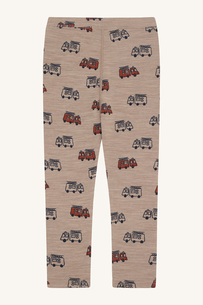 Rückansicht der Hust&Claire Woll-Bambus-Leggings in Beige mit Feuerwehrauto-Muster – Bärechind in Winterthur, Zürich, Schweiz.