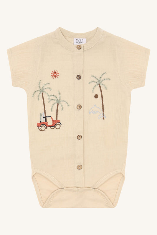 Hust&Claire Bertil Musselin Body Stocking in Sandshell mit Stickerei, Vorderansicht, im Bärechind Winterthur Zürich Schweiz.