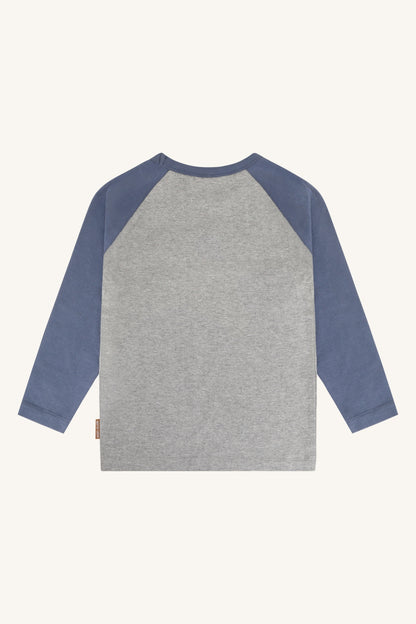 Langarmshirt aus 95% Baumwolle mit 5% Elastan, weich und dehnbar