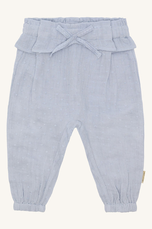 Hust&Claire Babyhose aus Musselin in Hellblau mit Schleife im Bärechind Winterthur, Zürich, Schweiz