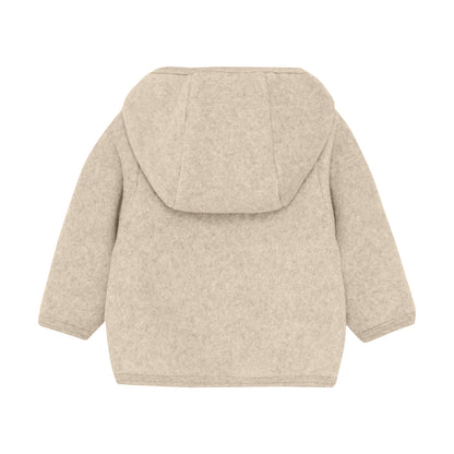 HutteliHut Babyjacke aus 100 % Baumwolle in Beige mit Kapuze und Reissverschluss. Weich und warm, ideal für kühle Tage. Zertifiziert nach OEKO-TEX® STANDARD 100. Erhältlich in Winterthur, Zürich, Schweiz.