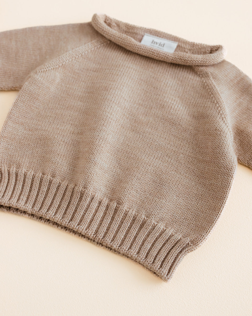 Hvid Baby Strickpullover Georgette in Sand, Rundhalsausschnitt aus weicher Merinowolle