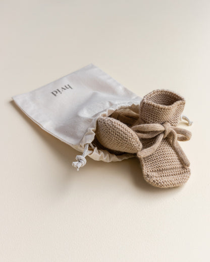Hvid Baby Strickschuhe Booties in Sand als Paar
