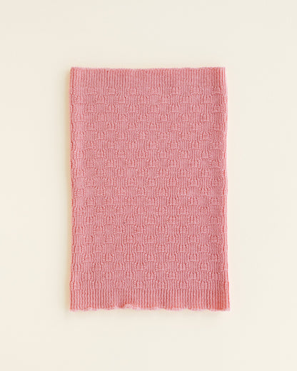 Hvid Gigi Loop Schal aus Merinowolle in Bubblegum rosa, erhältlich im Bärechind in Winterthur, Zürich Schweiz.