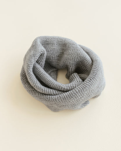 Hvid Gigi Loop Schlauchschal in Grau meliert aus 100% mulesingfreier Merinowolle