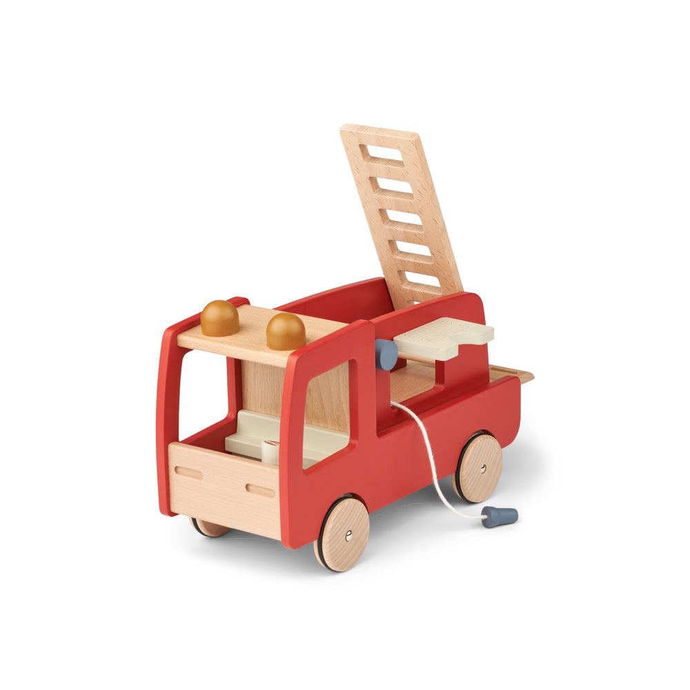 Liewood Eigil Fire Truck aus Holz in Rot mit Leiter – nachhaltiges Holzspielzeug bei Bärechind Winterthur, Schweiz.