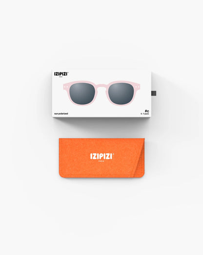 Detailansicht der IZIPIZI Kindersonnenbrille in Pink