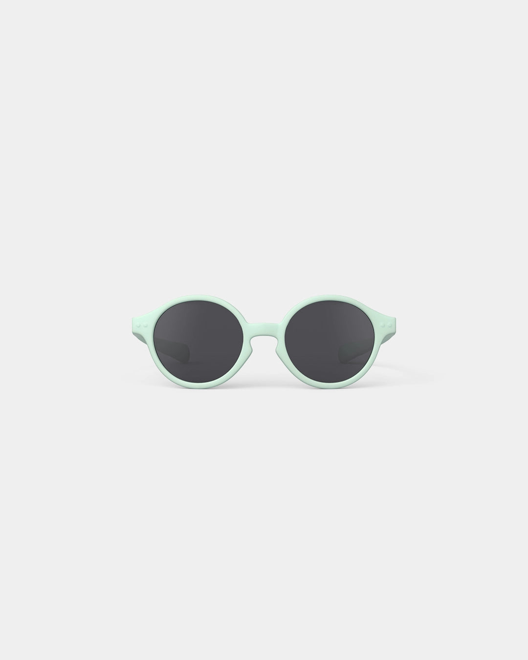 Kindersonnenbrille von Izipizi mit flexiblen, bequemen Bügeln und 100 % UV-Schutz (Kategorie 3) – schützt zuverlässig vor Blendung und UV-Strahlen.
