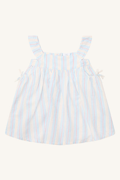 Vorderansicht des Kinderkleids Karoline mit Streifenmuster und Schleifen-Trägern – erhältlich bei Bärechind in Winterthur, Zürich, Schweiz.