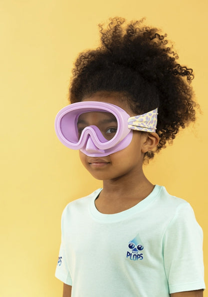 Kind trägt Taucherbrille von Waterpops beim Schwimmen erhältlich bei Bärechind Winterthur Zürich Schweiz
