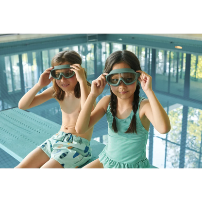 Kinder mit Schwimmbrille im Hallenbad – Kinderladen Winterthur Schweiz