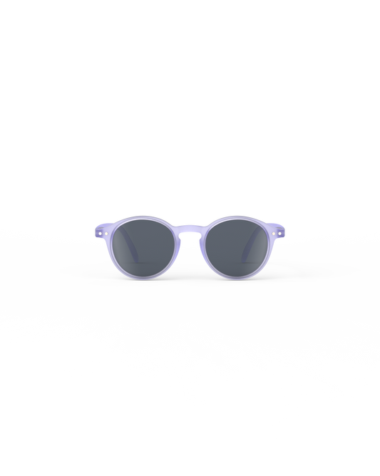 IZIPIZI Kinder Sonnenbrille Lavender Frontansicht mit runden Gläsern – erhältlich bei Bärechind in Winterthur, Zürich, Schweiz
