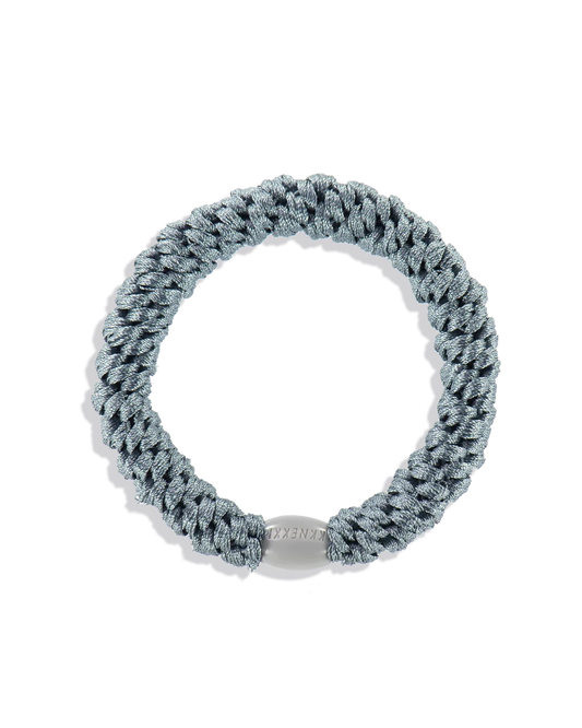 KKNEKKI Haargummi Dusty Grey-blue – sanft, elastisch & langlebig, erhältlich bei Bärechind Winterthur.