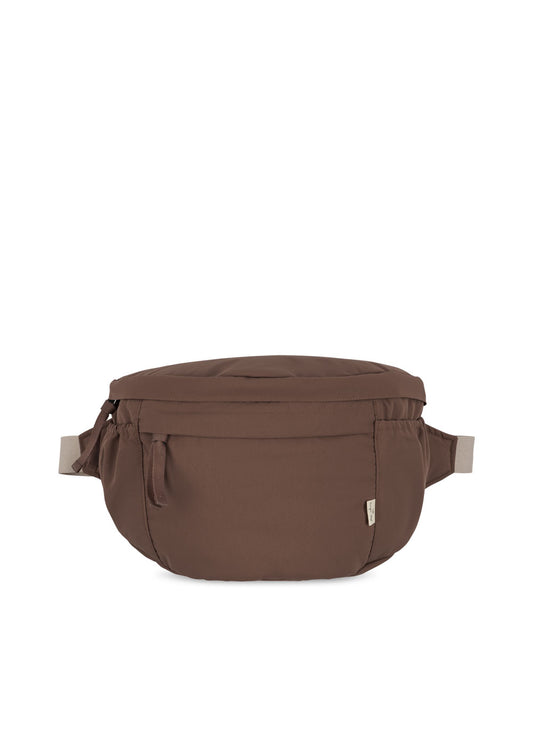 Konges Sløjd Bauchtasche mit Wickelunterlage, Walnut, erhältlich bei Bärechind