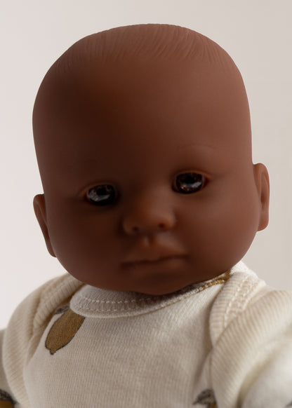 Detailansicht des Gesichts der Konges Sløjd My First Mini-Puppe