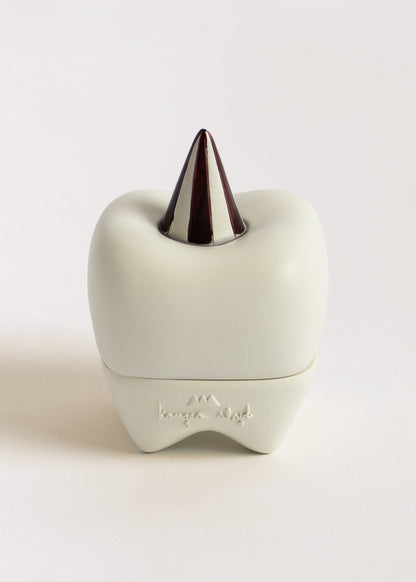 Konges Sløjd Zahnbox Tooth, Off White, seitliche Ansicht