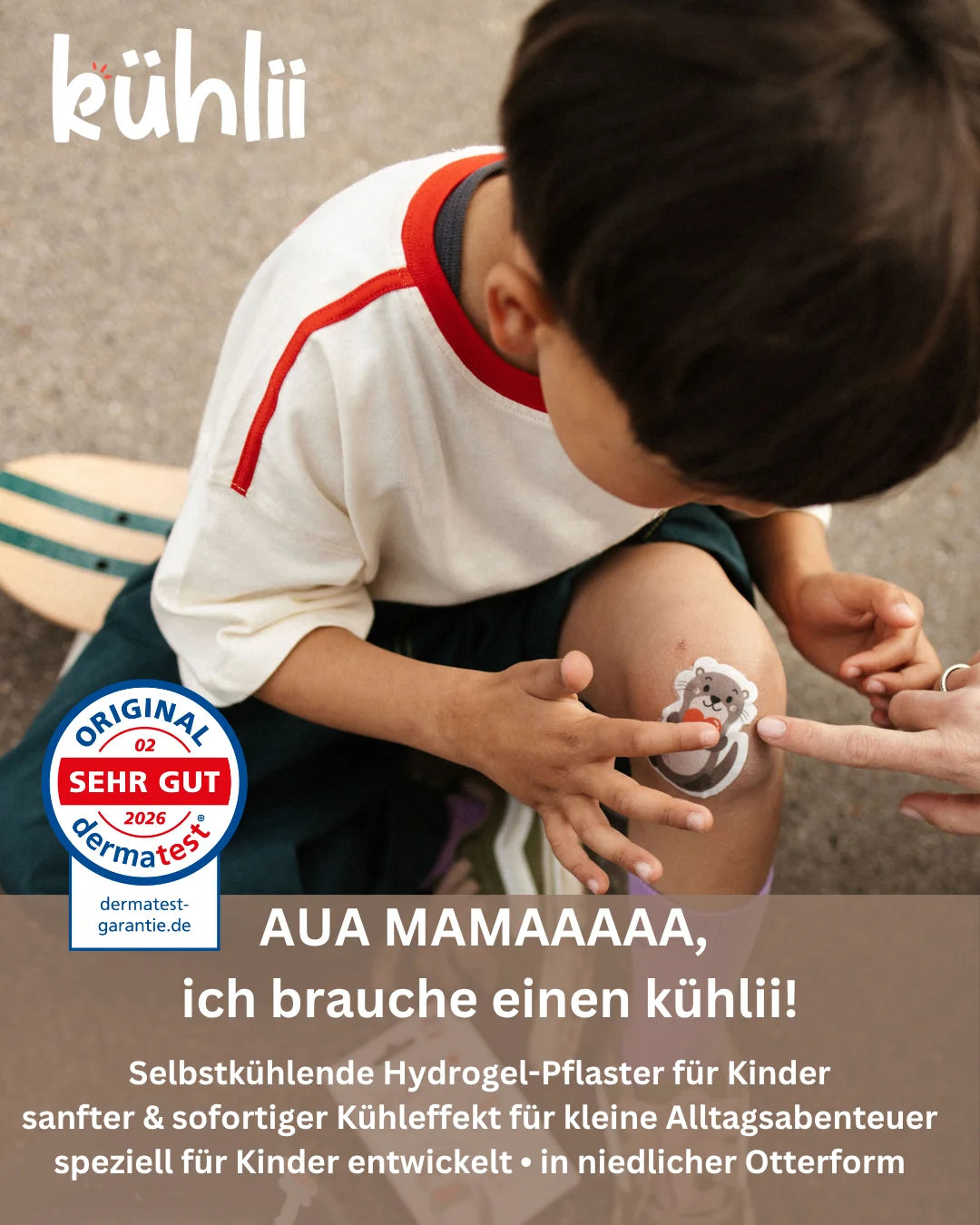 Kind mit aufgeklebtem Kühlii Hydrogel Pflaster nach einem Sturz