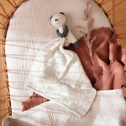 Kuscheltuch mit Panda creme aus Bio Baumwolle von Ava&Yves – zu kaufen im Kinderladen Bärechind Winterthur Zürich Schweiz.