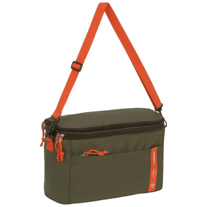 Lässig Insulated Buggy Shopper in Olive mit orangem Schultergurt, isolierte Kinderwagentasche für unterwegs.