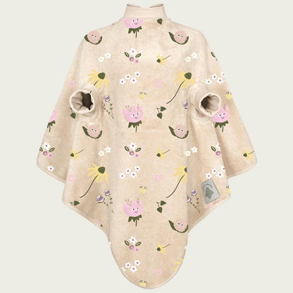 Wasserdichtes Lätzchen mit Ärmeln im Wildflower-Design von Little Casimir, flach ausgelegt auf hellem Hintergrund