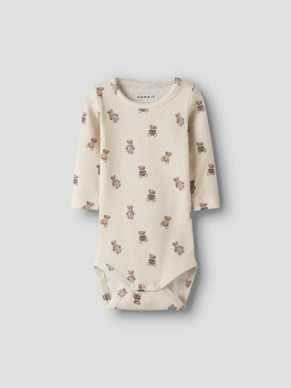 Cremefarbener Langarmbody mit Teddybären-Print für Babys von name it im Bärechind Winterthur Zürich Schweiz