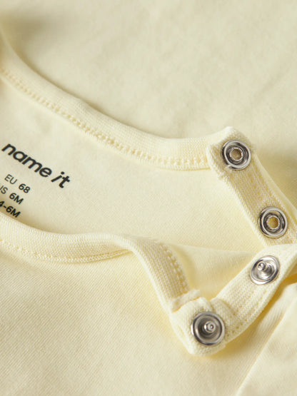 Detail der Schulter Druckknöpfe vom NAME IT Langarmshirt im Bärechind Winterthur Zürich Schweiz