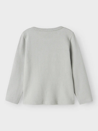 Rückansicht des hellgrauen LIL'ATELIER Langarmshirts aus gebürsteter Baumwolle – erhältlich bei Bärechind in Winterthur, Zürich, Schweiz.