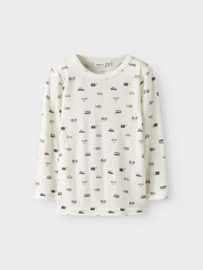 Vorderansicht eines naturfarbenen Wollshirts mit langen Ärmeln und Auto-Druck.