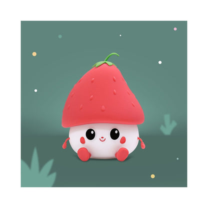 LED Nachtlicht in Form einer Erdbeere aus Silikon, leuchtend im Kinderzimmer, erhältlich im Bärechind Winterthur Zürich Schweiz.