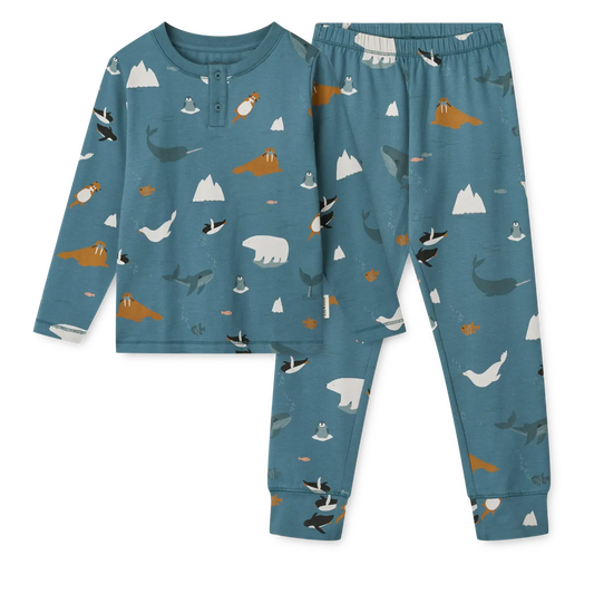 Liewood Bio-Schlafanzug-Set für Kinder mit Tierprint – erhältlich im Kinderladen Bärechind in Winterthur.
