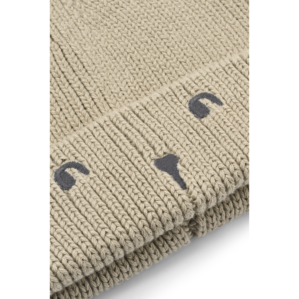 Detail der Liewood Hasenmütze Beige mit gesticktem Hasengesicht
