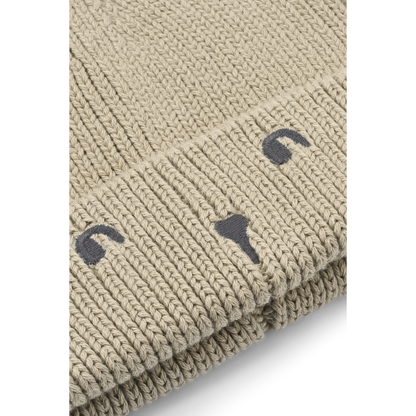 Detail der Liewood Hasenmütze Beige mit gesticktem Hasengesicht