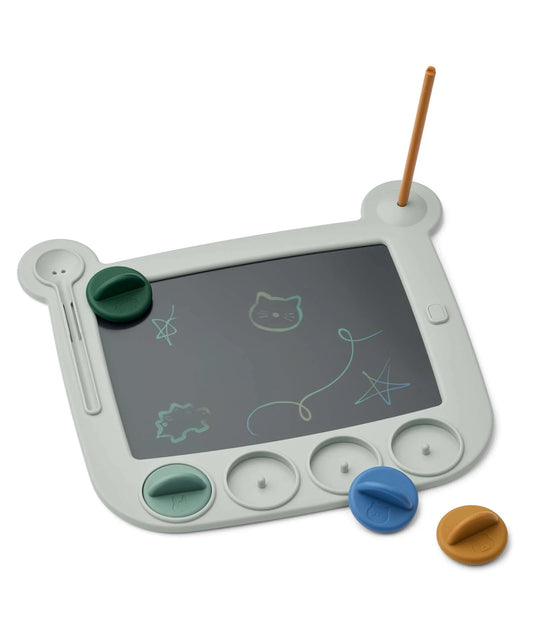 Liewood LCD-Zeichenbrett in Blau mit Stempeln, erhältlich bei Bärechind in Winterthur, Zürich Schweiz.