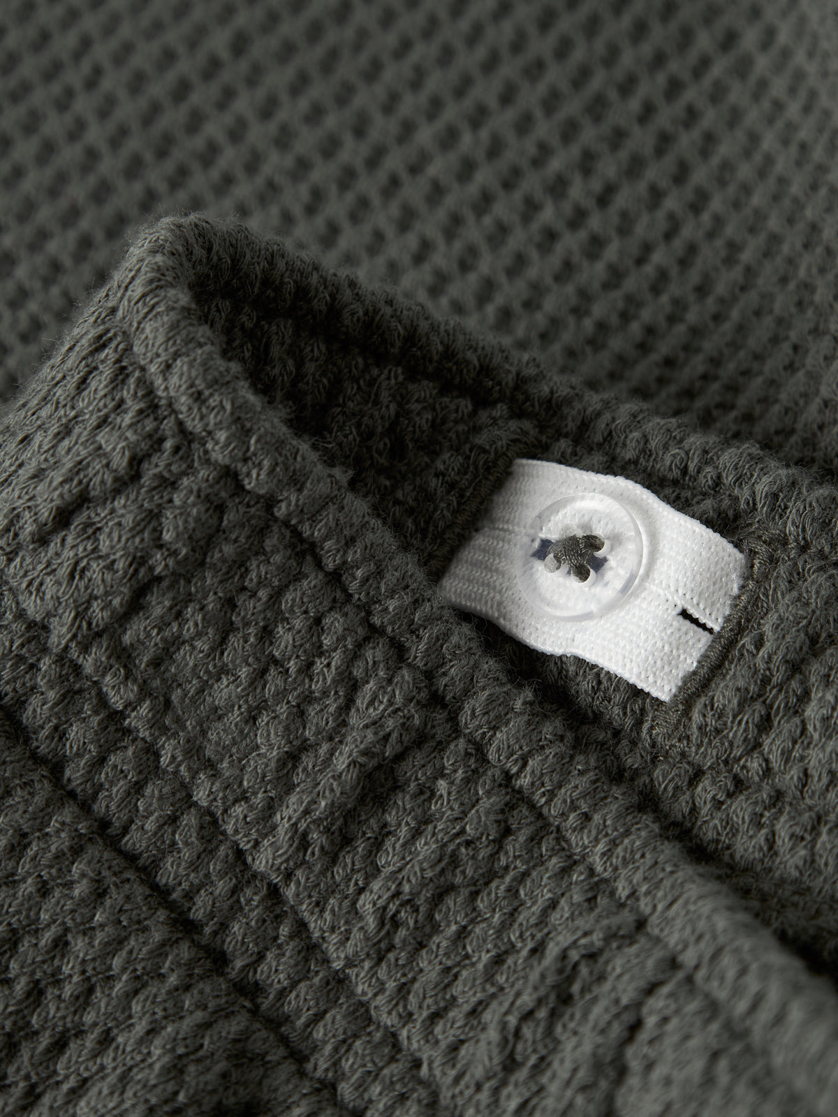 Bärechind Baggy Hose von Lil'Atelier mit Kordelzug am Bund, Detailansicht