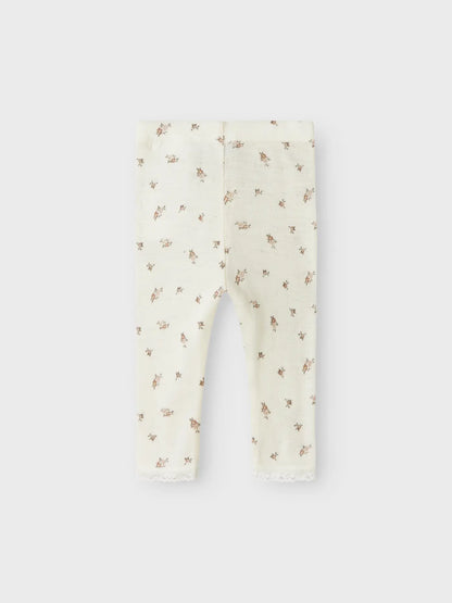 Rückansicht der Baby-Leggings von Lil'Atelier mit zartem Blümchendruck in Winterthur.