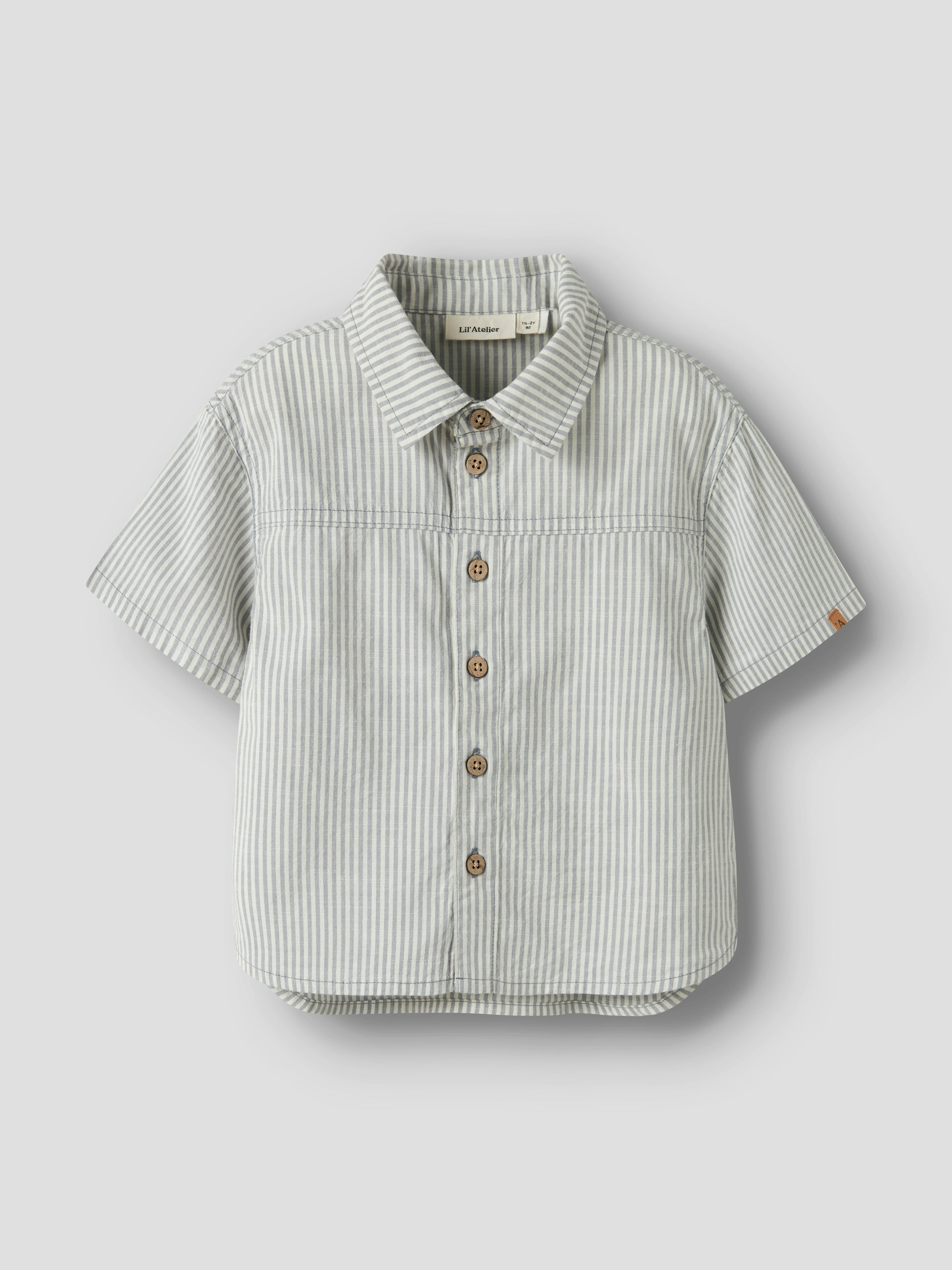 Kurzarm Kinderhemd mit Streifen aus Bio-Baumwolle von Lil’Atelier bei Bärechind in Winterthur, Zürich, Schweiz