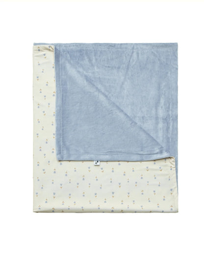 LiluLila Bio-Bambus Baby Decke mit extra weicher Velours-Seite und atmungsaktivem Jersey. OEKO-TEX zertifiziert und hautfreundlich für Neugeborene.