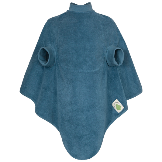 Little Casimir „Boo“ Lätzchen blau mit Ärmeln – wasserdicht, OEKO-TEX Baumwolle, atmungsaktiv & waschbar. Perfekt für Babys & Kleinkinder in der Schweiz.