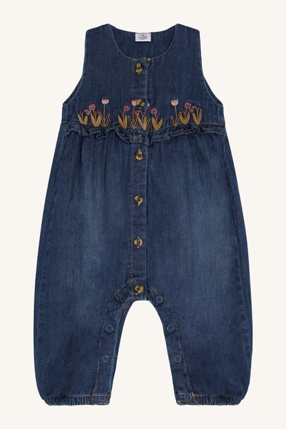 Magdalena Jeans-Overall mit Blumenstickerei in Blue Denim, Vorderansicht