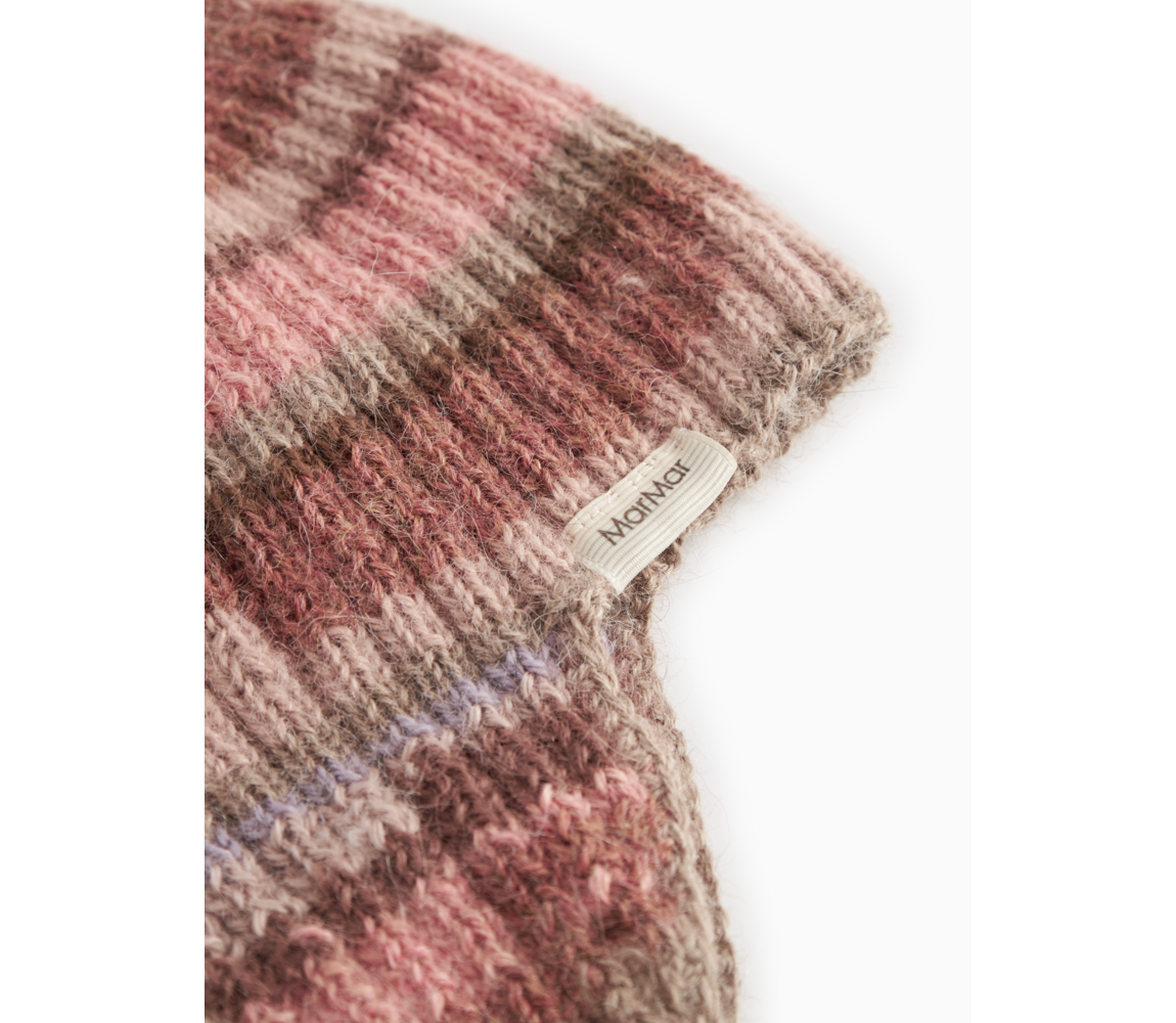 Detailaufnahme Strickmuster der MarMar Alpaka Mütze, Multicolour Girl