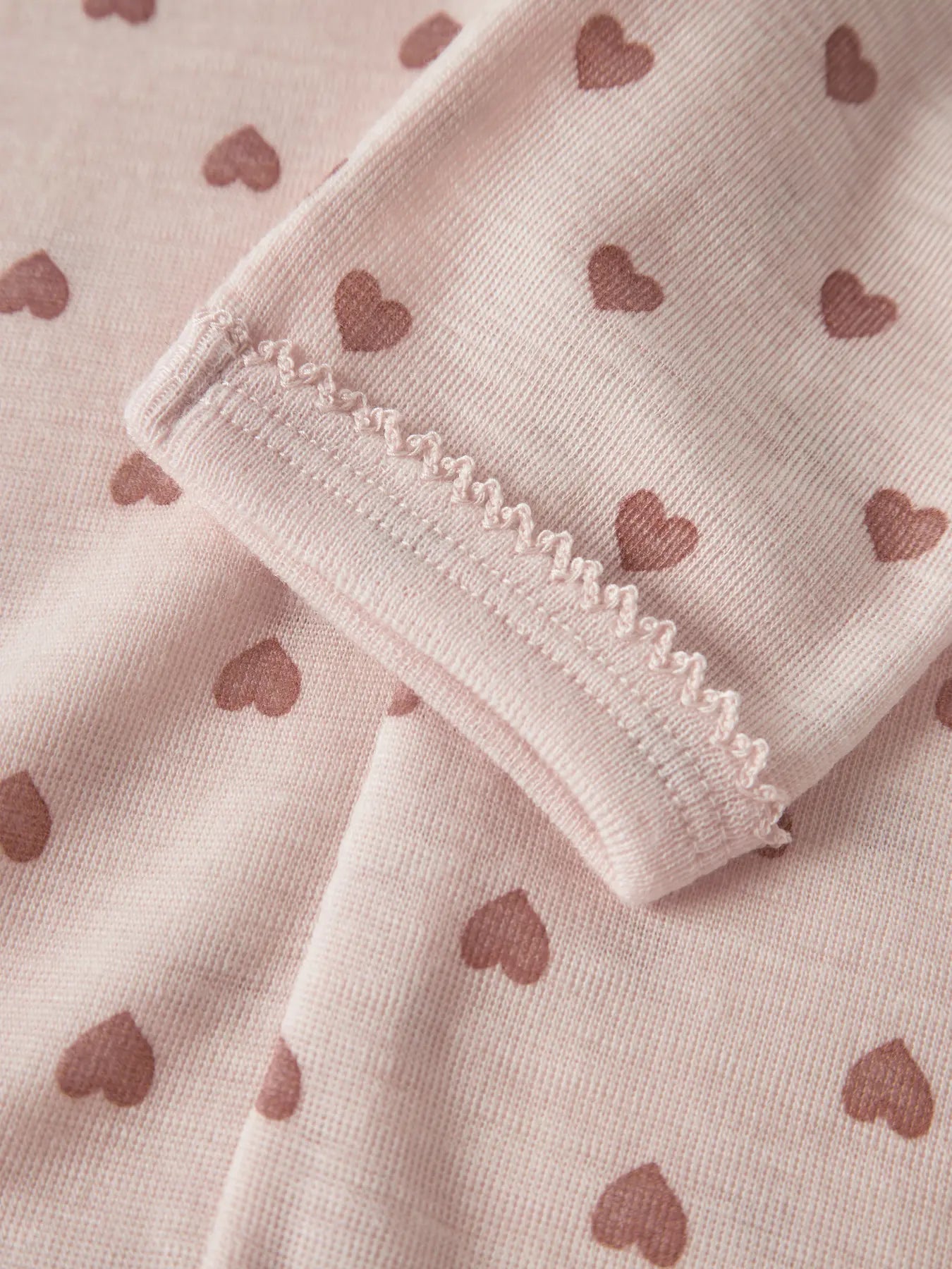 Bärechind Lil'Atelier Merino Legging, Detailansicht des Herzchenprints