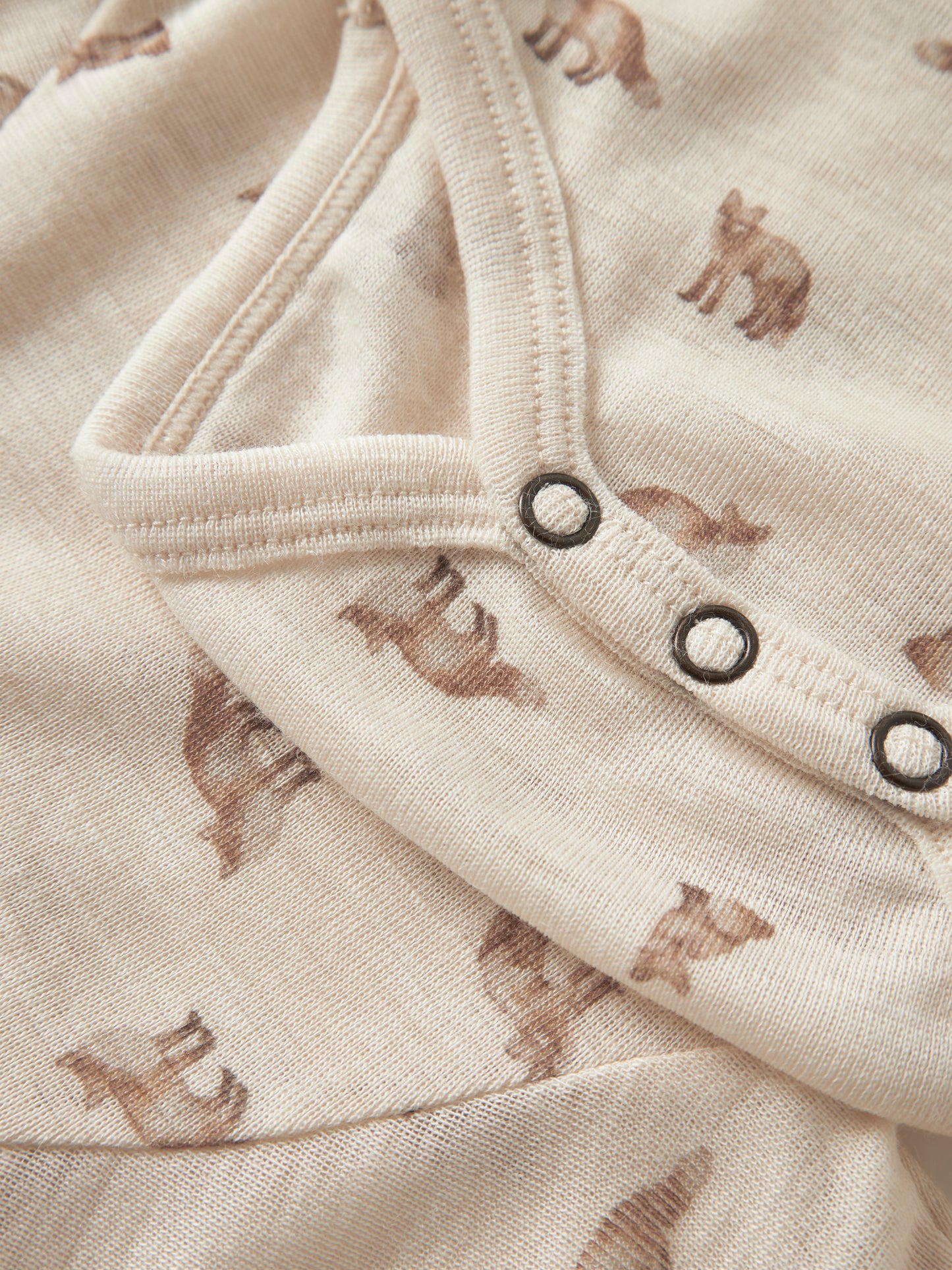 Bärechind Lil'Atelier Merino/Modal Langarmbody, Detailansicht der Druckknöpfe