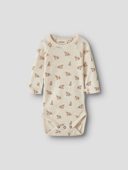 Merino/Modal Langarmbody mit Fuchsprint in Turtledove, Vorderansicht