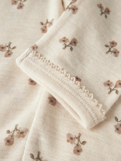 Detailansicht des Beinabschlusses der Legging mit Blumenprint, Turtledove