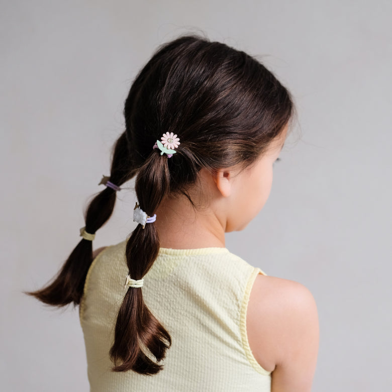 Kind trägt Mimi & Lula Bauernhof Haargummis von Bärechind Winterthur Zürich Schweiz